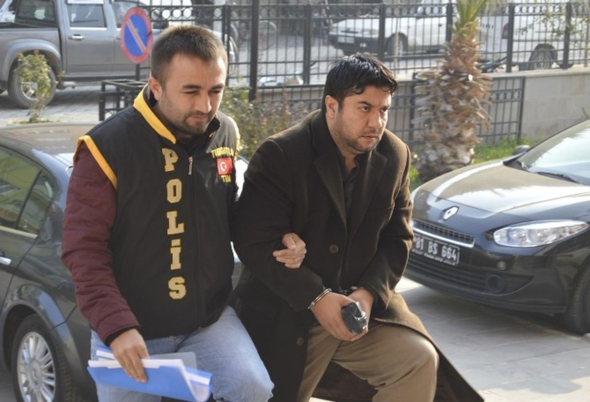 4. Bayrak Operasyonu\'nda 5 Gözaltı