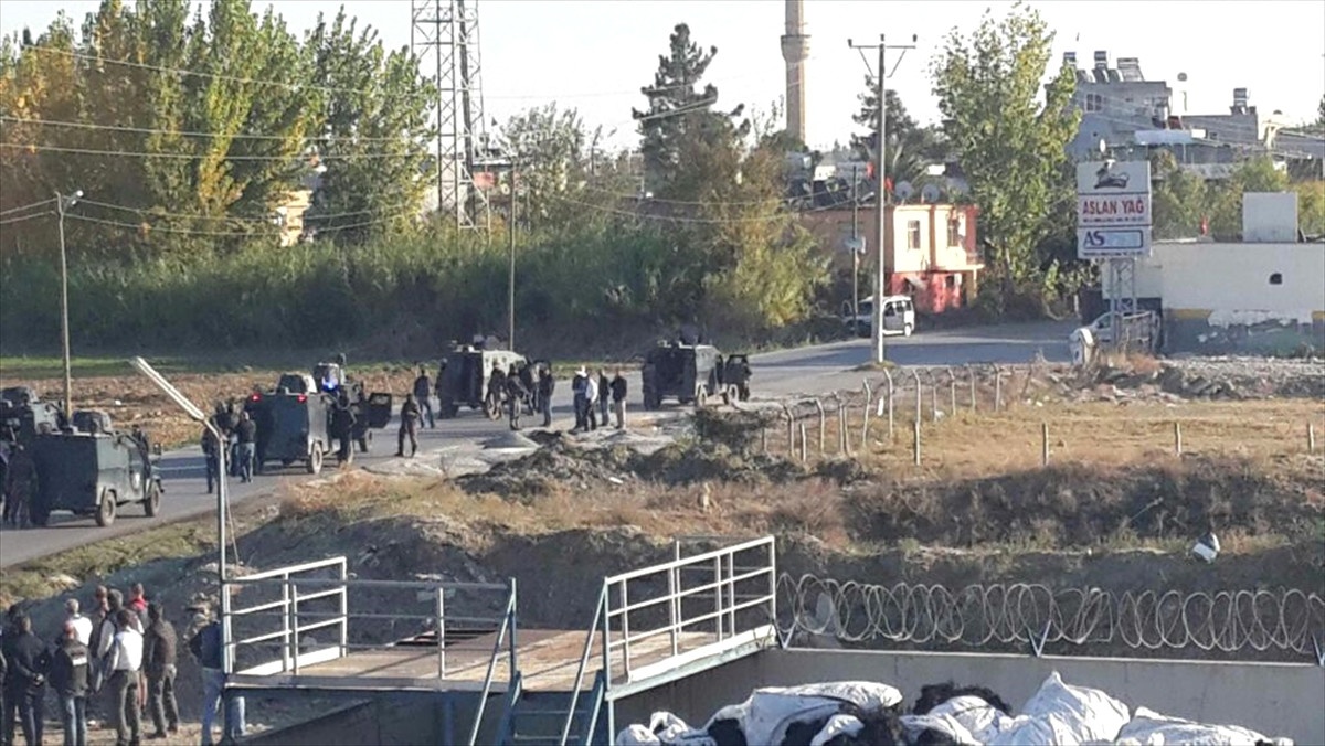 Adana\'da Bomba Düzenekli Araç Ele Geçirildi