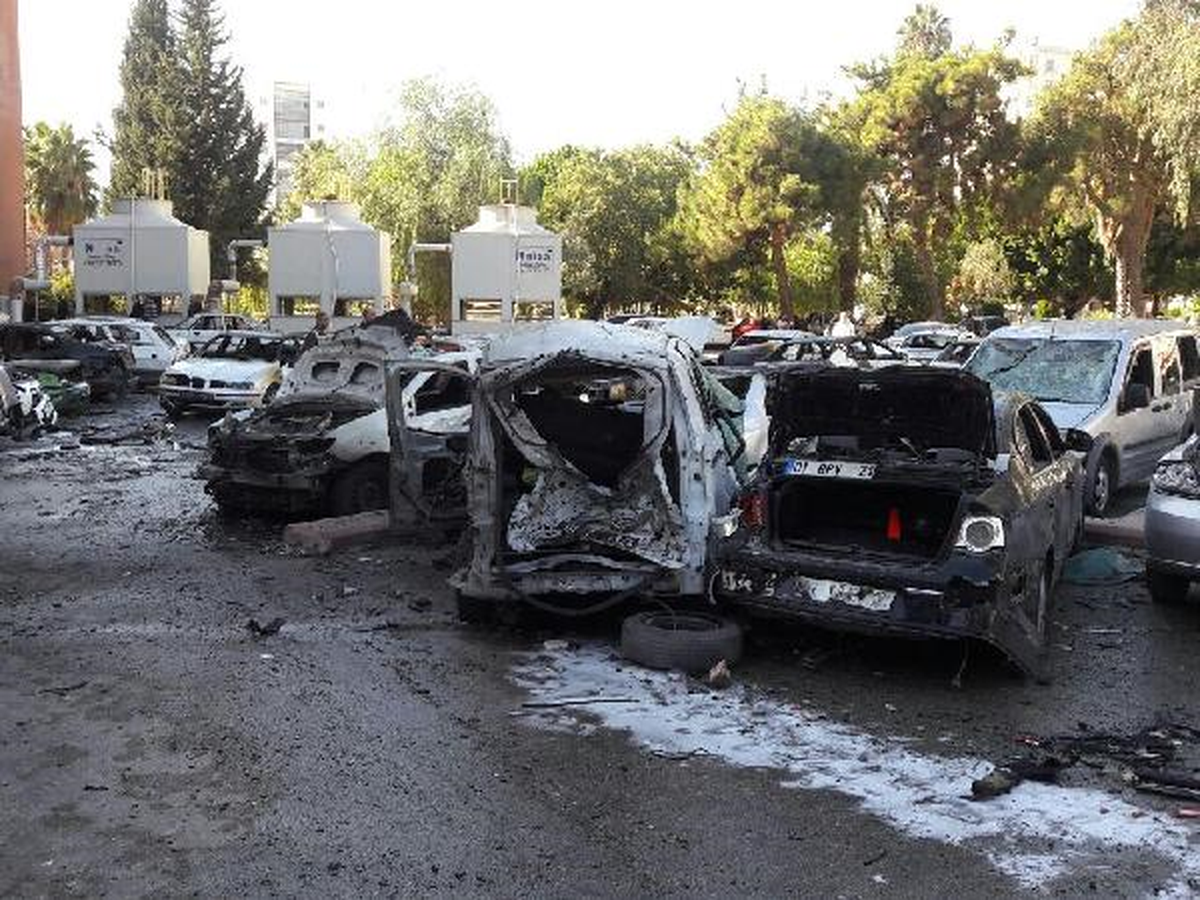 Adana Valiliği'ne Bombalı Saldırı! Bakan Albayrak: Vali Dakikalar ile Kurtuldu