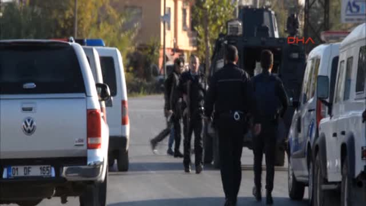 Adana Valiliği\'ne Bombalı Araçla Saldırı; 2 Ölü, 33 Yaralı