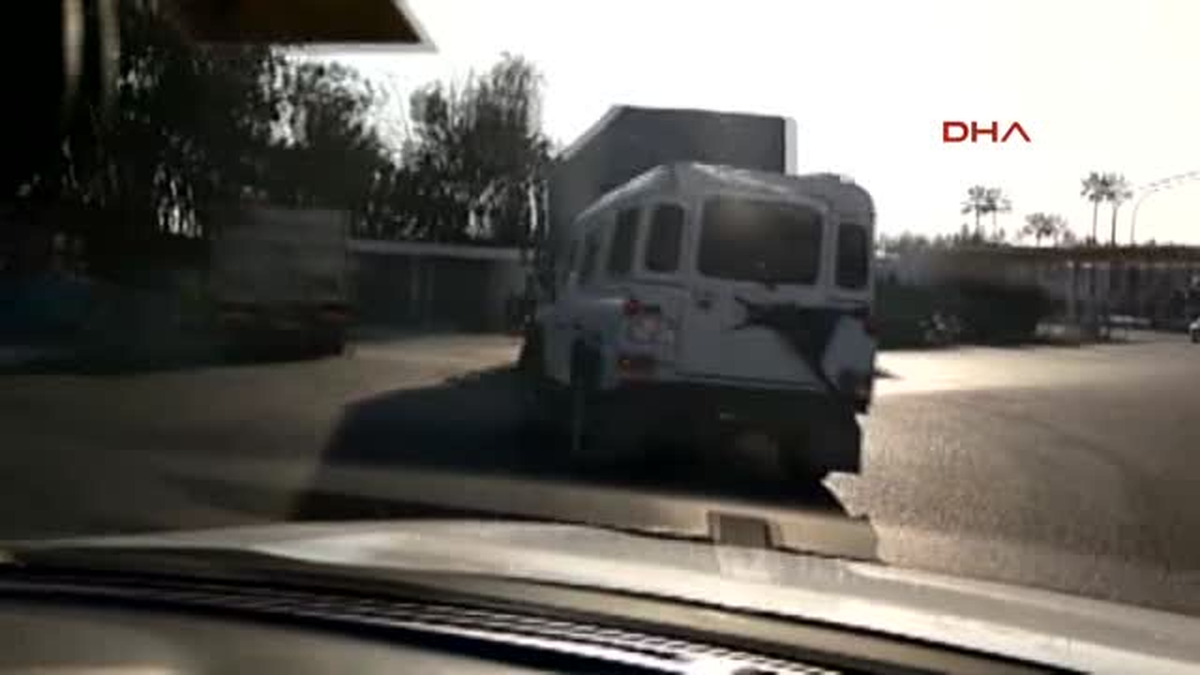 Adana Valiliği\'ne Bombalı Araçla Saldırı; 2 Ölü, 33 Yaralı.... Ikinci Bombalı Araçtaki Terörist Ölü...