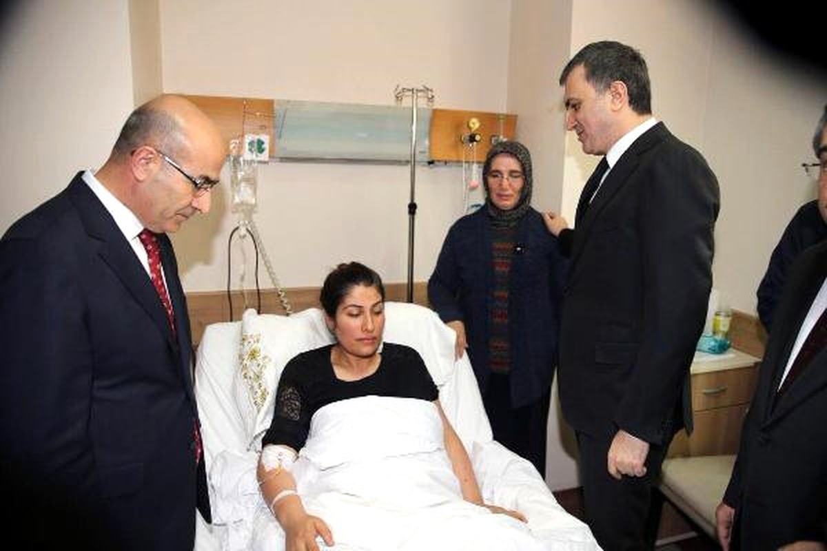 Adana Valiliği\'ne Bombalı Araçla Saldırı: 2 Ölü, 33 Yaralı (10)