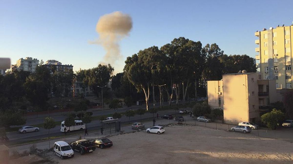 Adana Valiliği\'ne Bombalı Araçla Saldırı; 2 Ölü, 16 Yaralı (2)