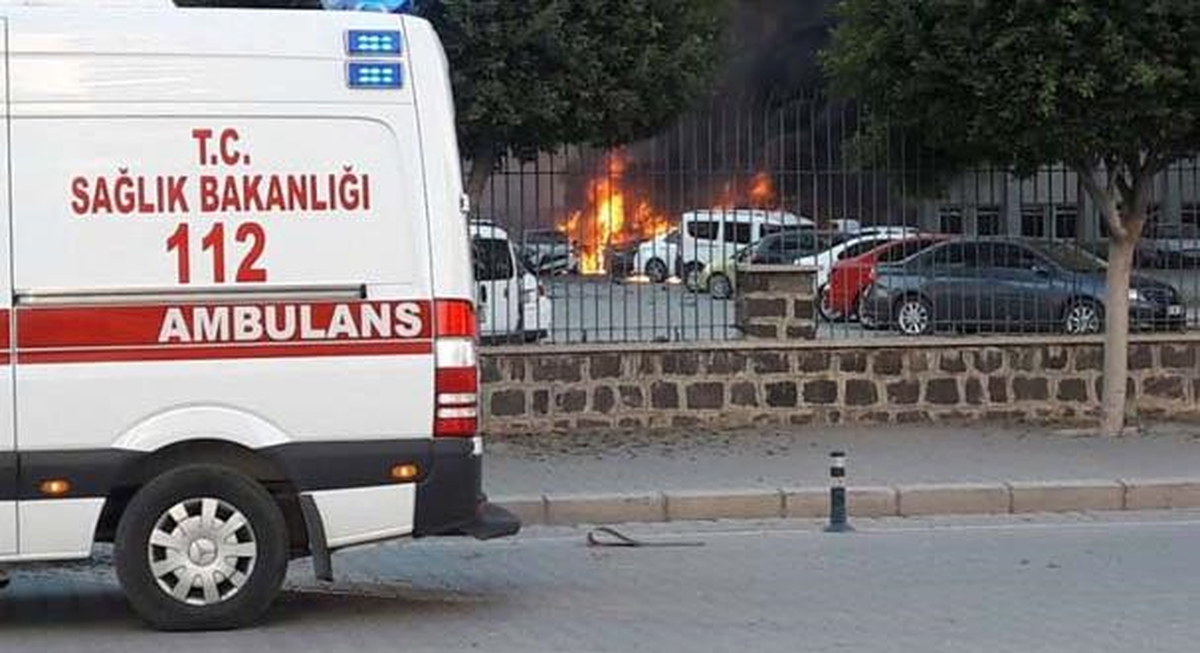 Adana Valiliği Önünde Patlama: Çok Sayıda Yaralı Var