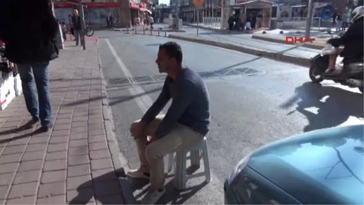 Adana - Yola Tabure Koyan 2 Esnafa 412'şer Lira Ceza