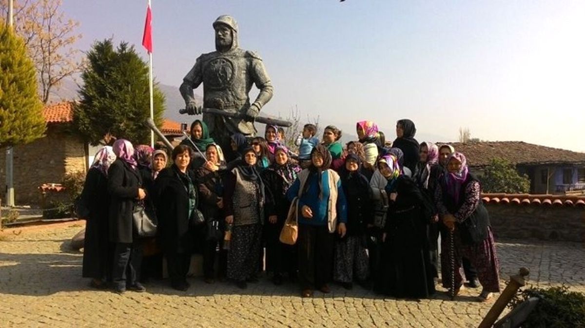Ahmetlili Kadınlar Birgi\'yi Gezdi