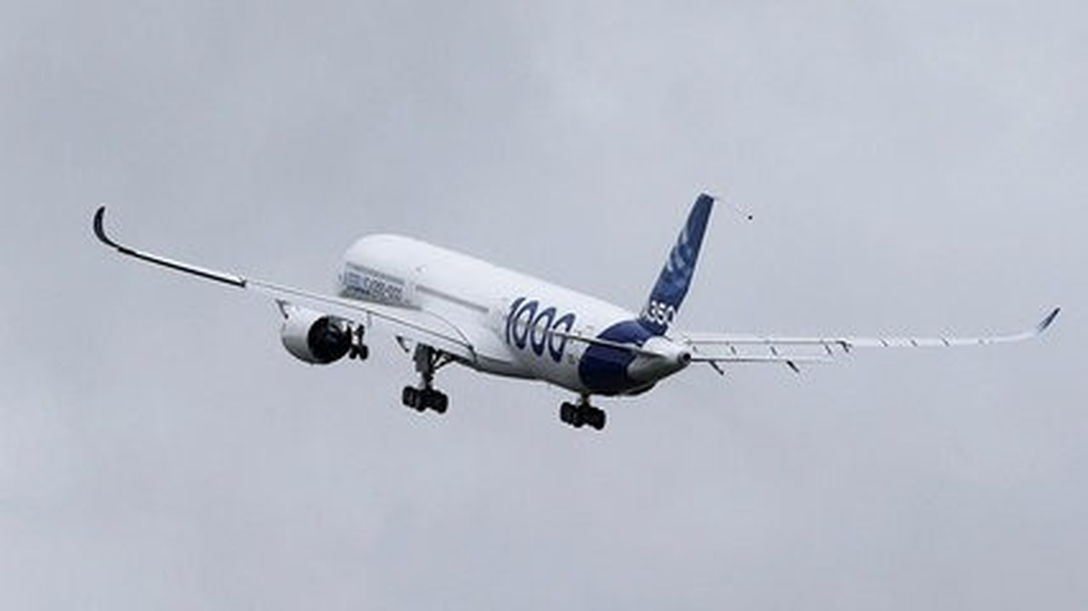 Airbus\'ın Yeni Yıldızı A350-1000 İlk Kez Havalandı