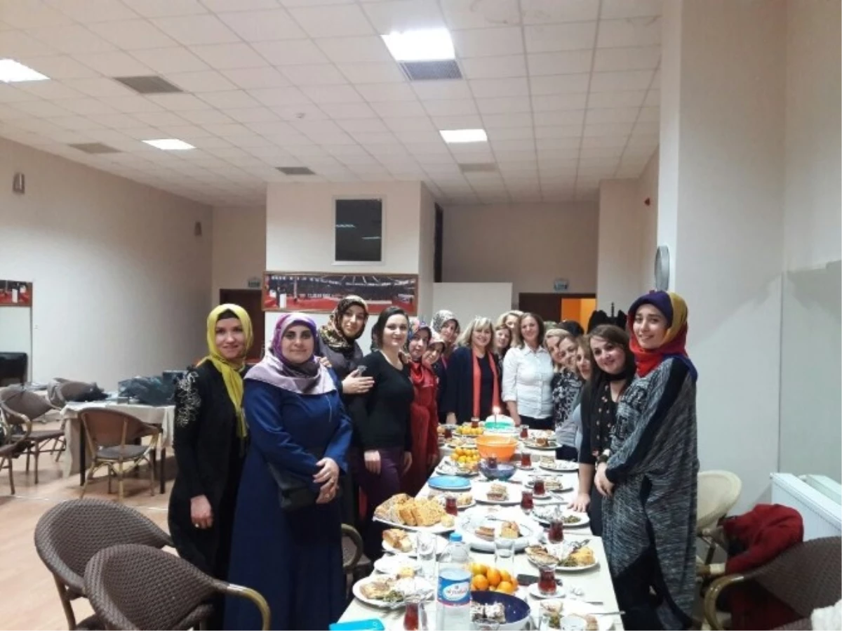 AK Parti Kadın Kollarından Erdemir İşçilerine Destek