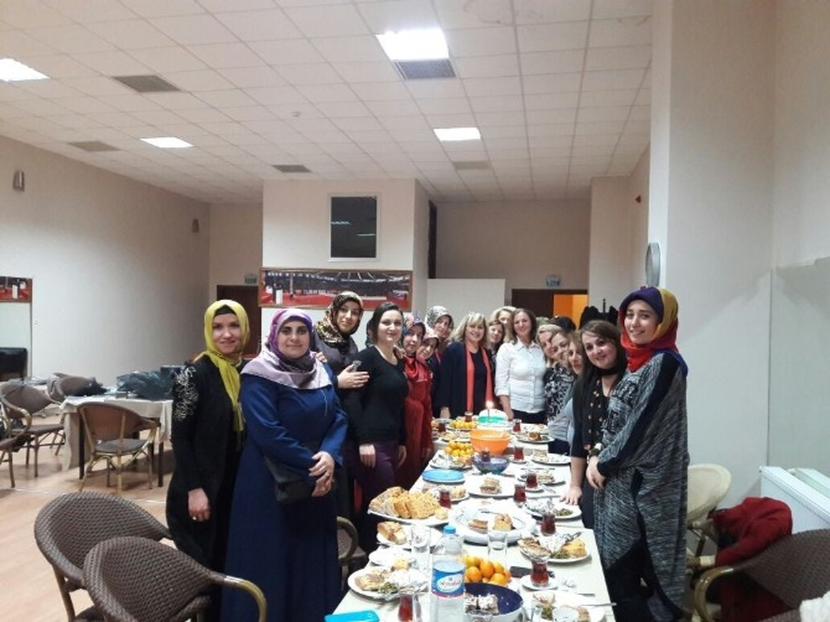 AK Parti Kadın Kollarından Erdemir İşçilerine Destek