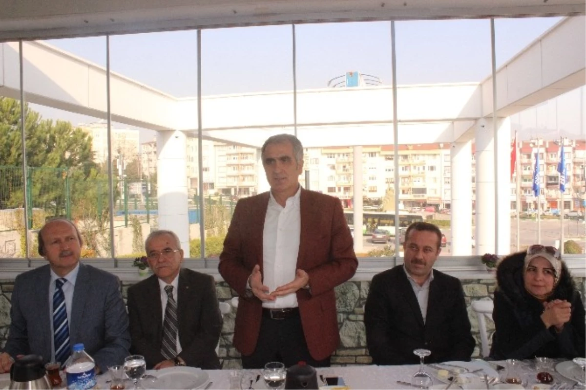 AK Parti Nilüfer Emekli Öğretmenlerle Buluştu