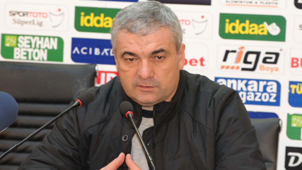 Antalyaspor Teknik Direktörü Çalımbay: "Ayağımızı Yere Basmalıyız"