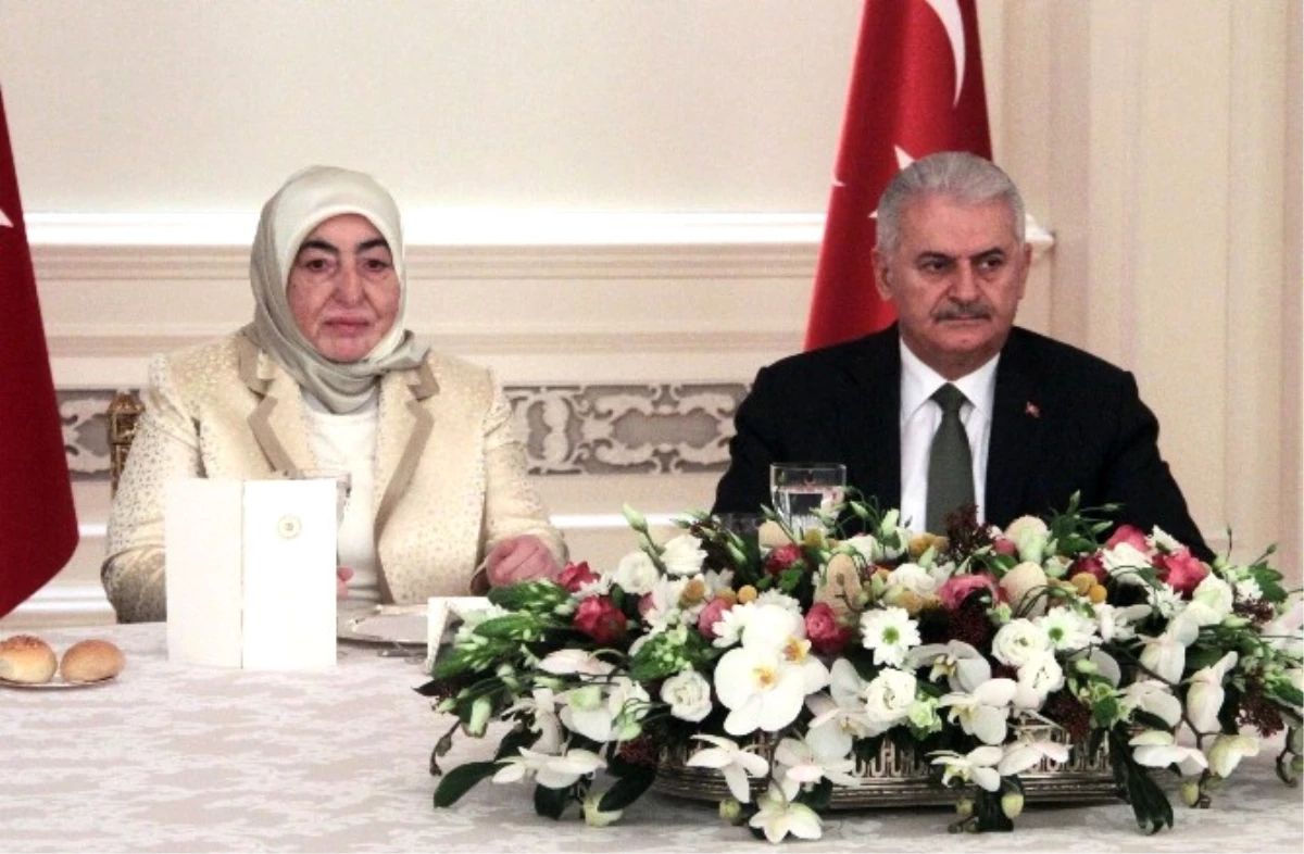 Başbakan Yıldırım 81 İlden Gelen Öğretmenlerle Bir Araya Geldi