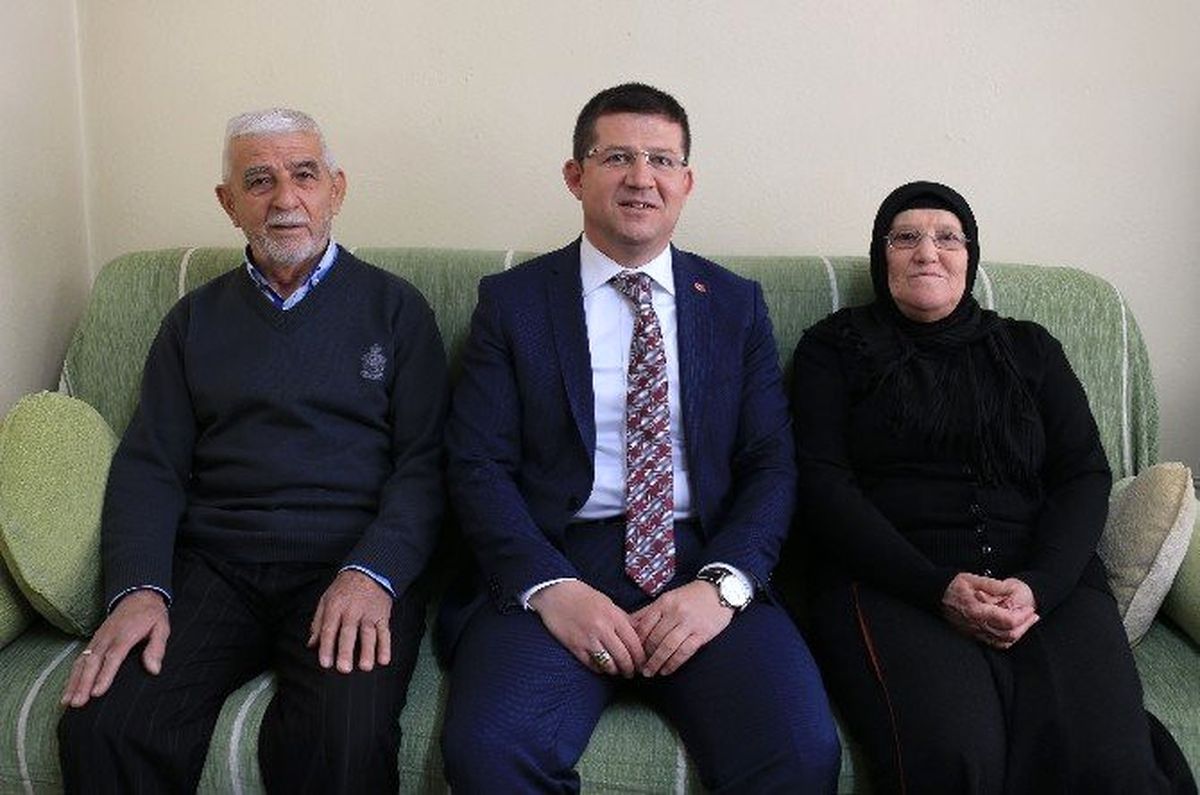 Başkan Subaşıoğlu\'dan Öğretmen Olan Anne ve Babasına Sürpriz