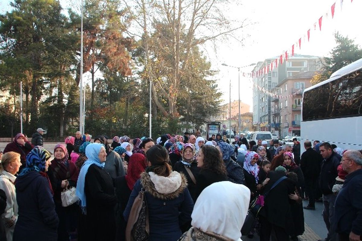 Bilecik\'te 87 Kişilik Umre Kafilesi Kutsal Topraklara Uğurlandı
