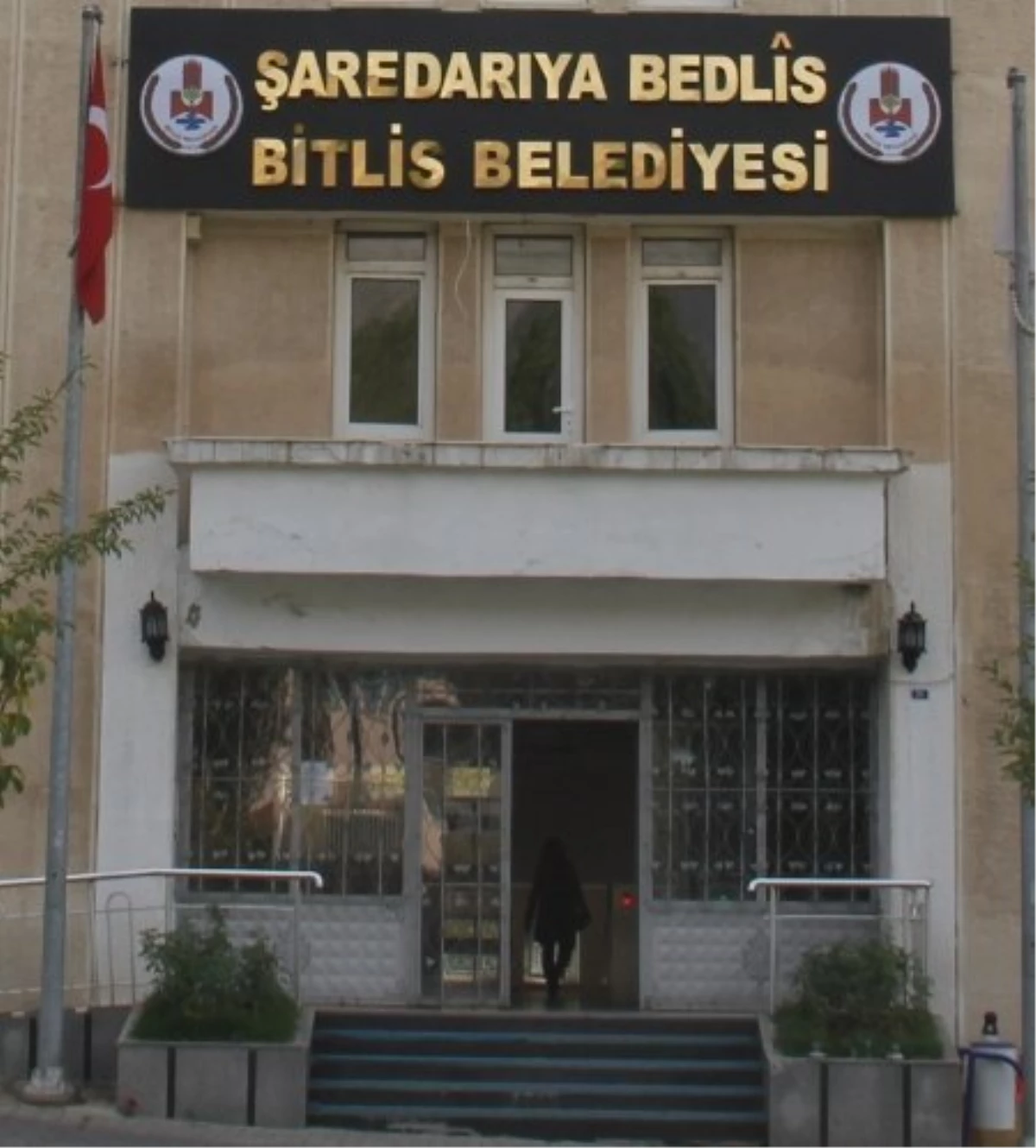 Bitlis Belediyesi\'ne Operasyon (1)