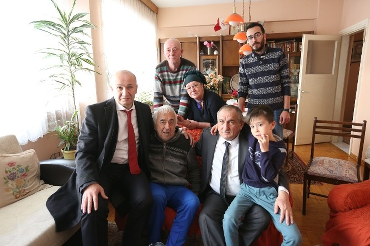 Bolu Belediye Başkanı Yılmaz\'dan Efsane Oyuncuya Ziyaret