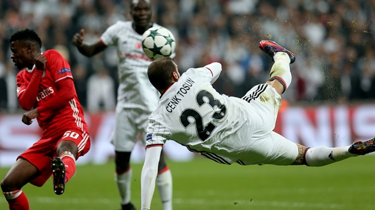 Cenk Tosun\'un Golü "Haftanın En İyisine" Aday
