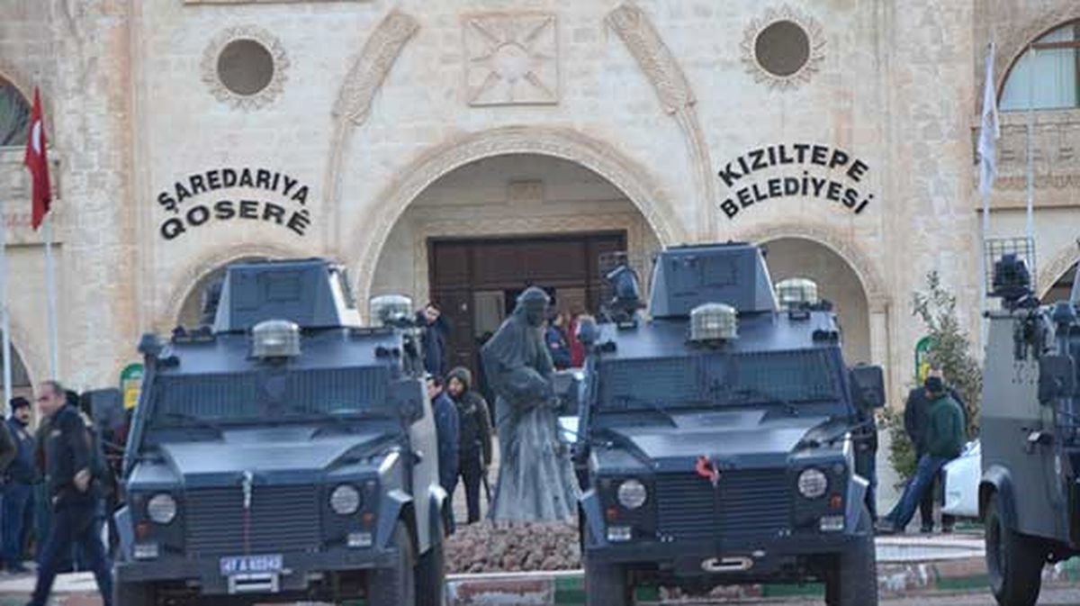 Dbp\'li Kızıltepe Belediyesi\'ne Operasyon (2)