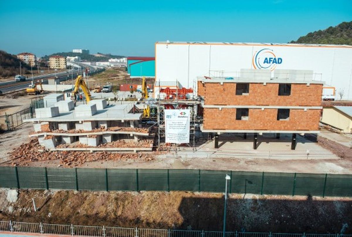 Deprem Yıkımına Karbon Elyaflı Çözüm
