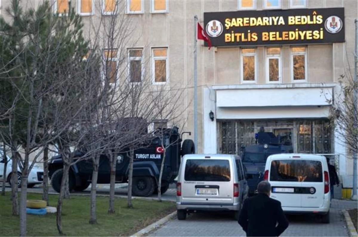 Dha Yurt - Bitlis Belediyesi\'ne Operasyon (1)