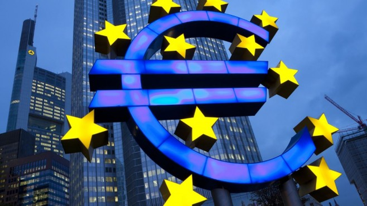 Ecb: Euro Bölgesi\'nde Riskler Arttı