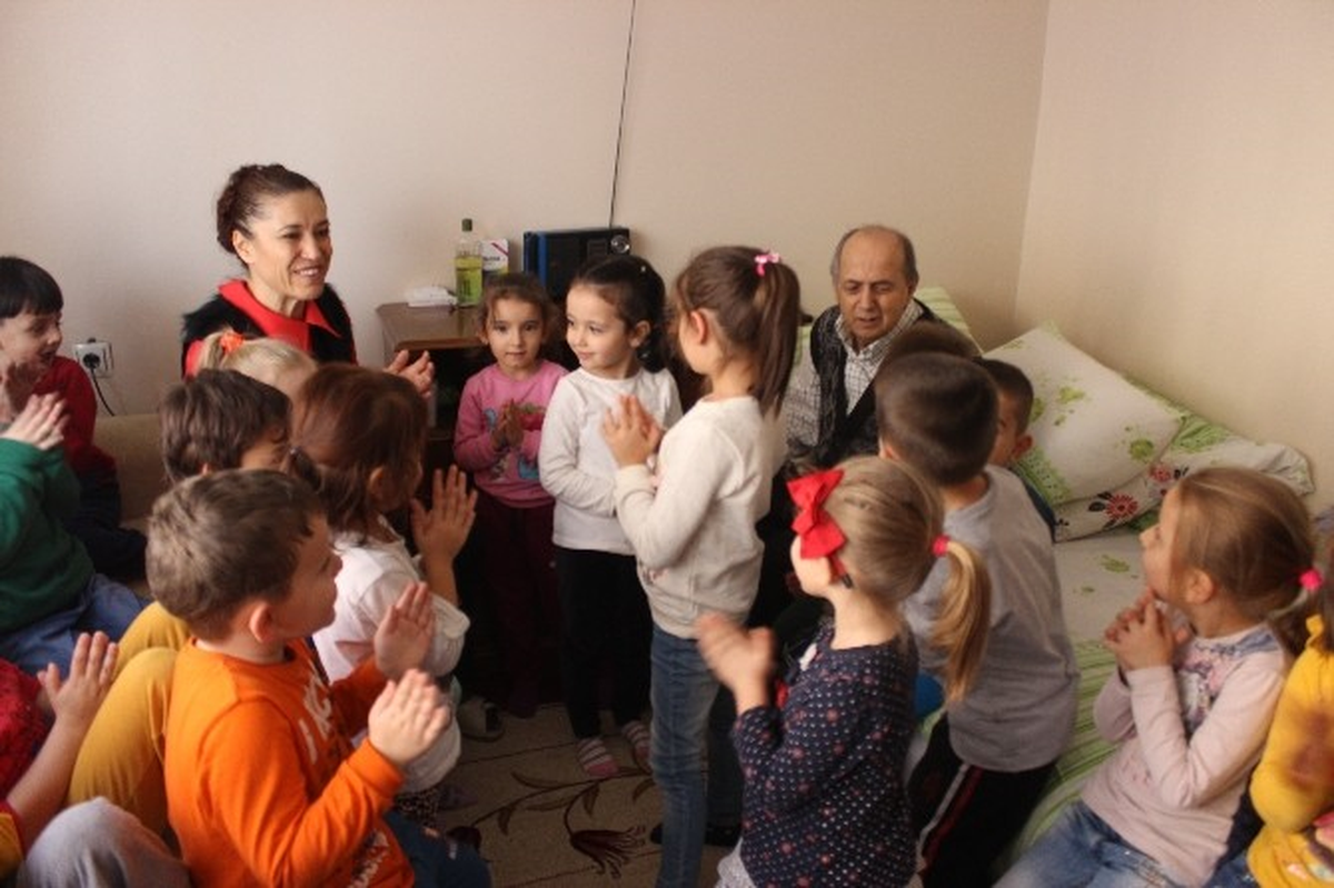 Emekli Felçli ve Gözleri Görmeyen Öğretmene Vefa Ziyareti