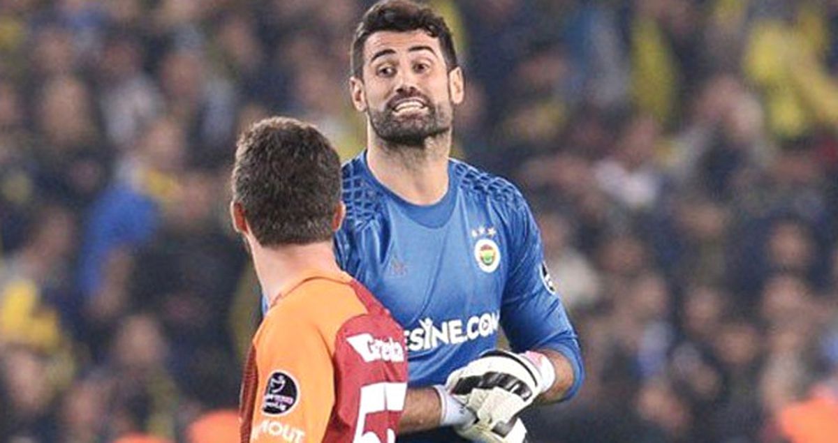F.Bahçe Taraftarları, 'Volkan Ortaya 3'lü Çektir Sabri'ye' Tezahüratı Yaptı