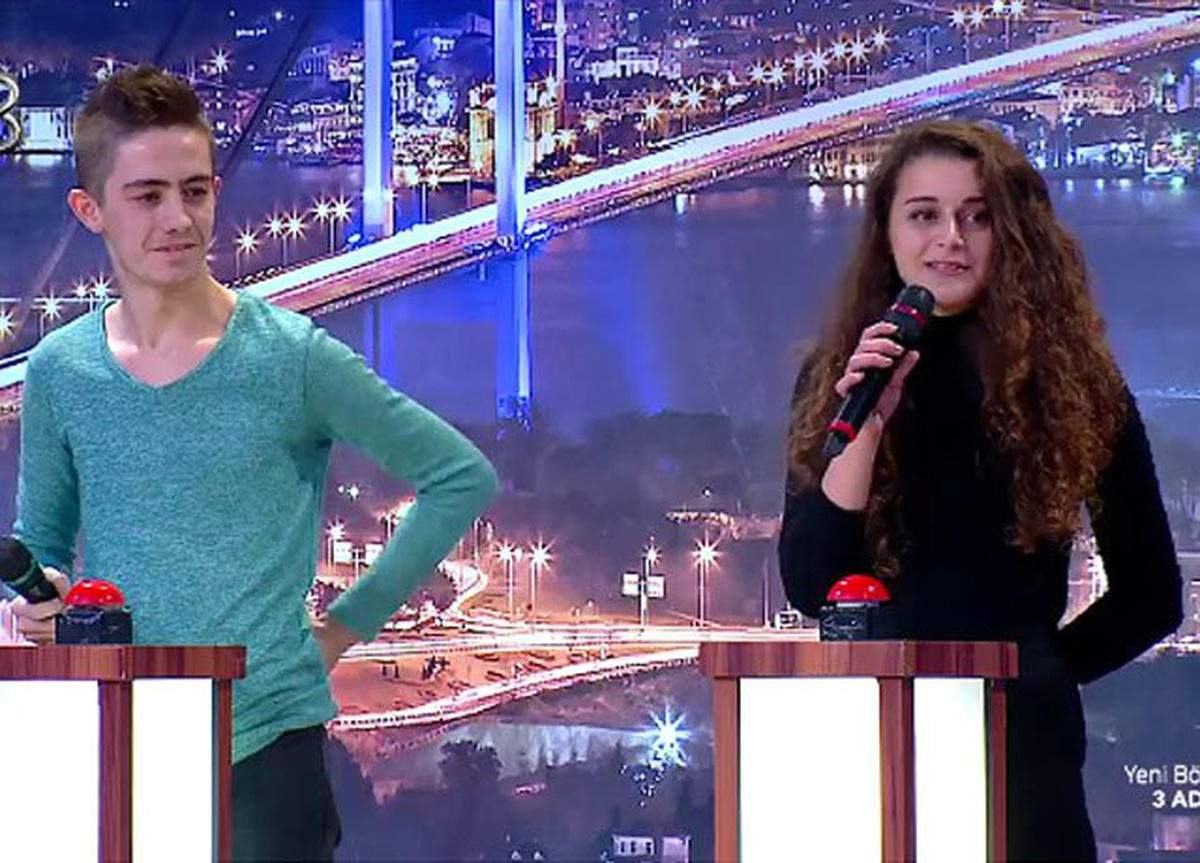 Fanlar Fanı Köşesinde Hadise Fanları Yarıştı...