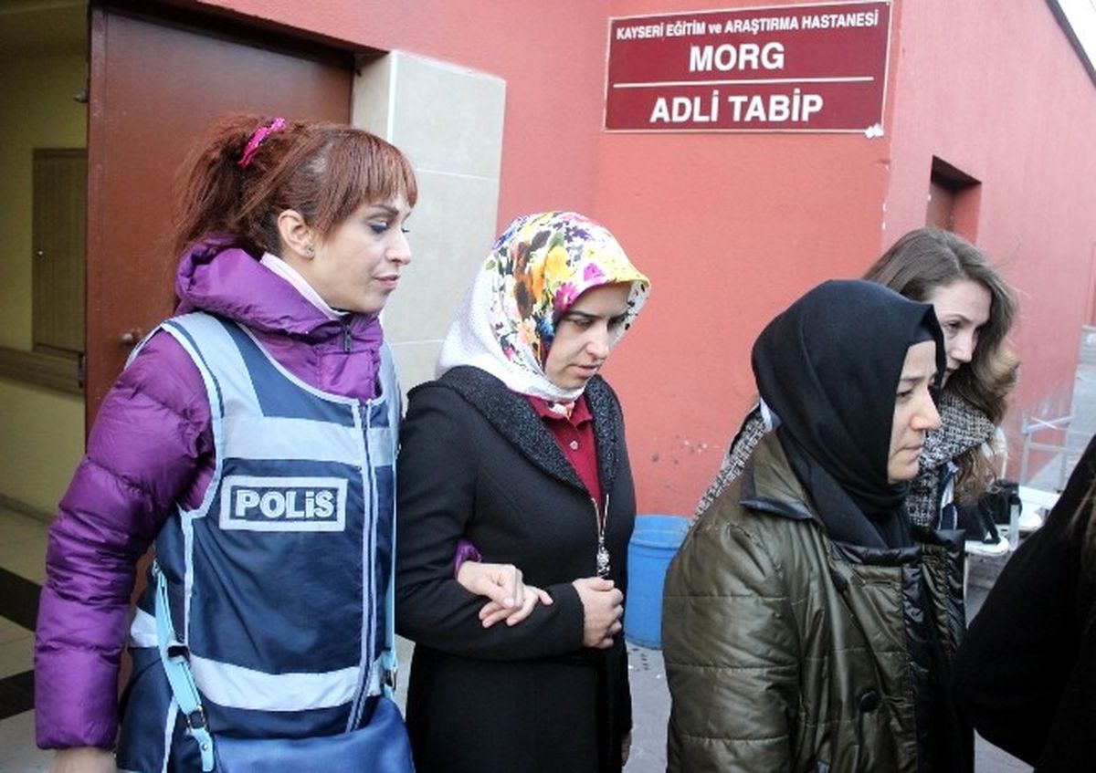 Fetö \'Ablaları\' Adliyeye Sevk Edildi