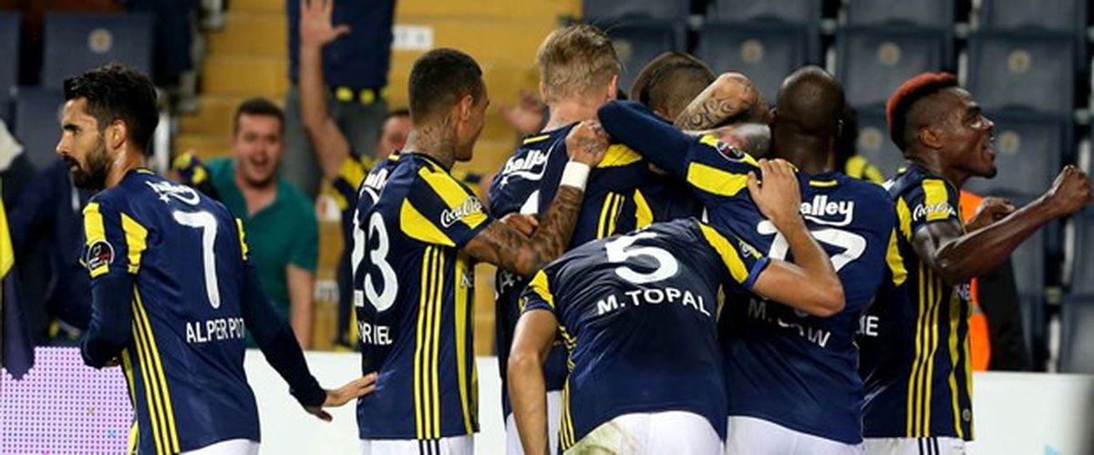 UEFA Avrupa Ligin\' de Fenerbahçe, Zorya Maçında İlk Yarı Golsüz Bitti