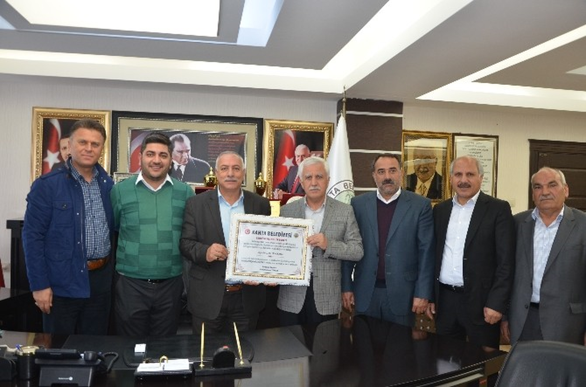 İş Adamı Muzaffer Alkan\'a Fahri Hemşehrilik Beraatı