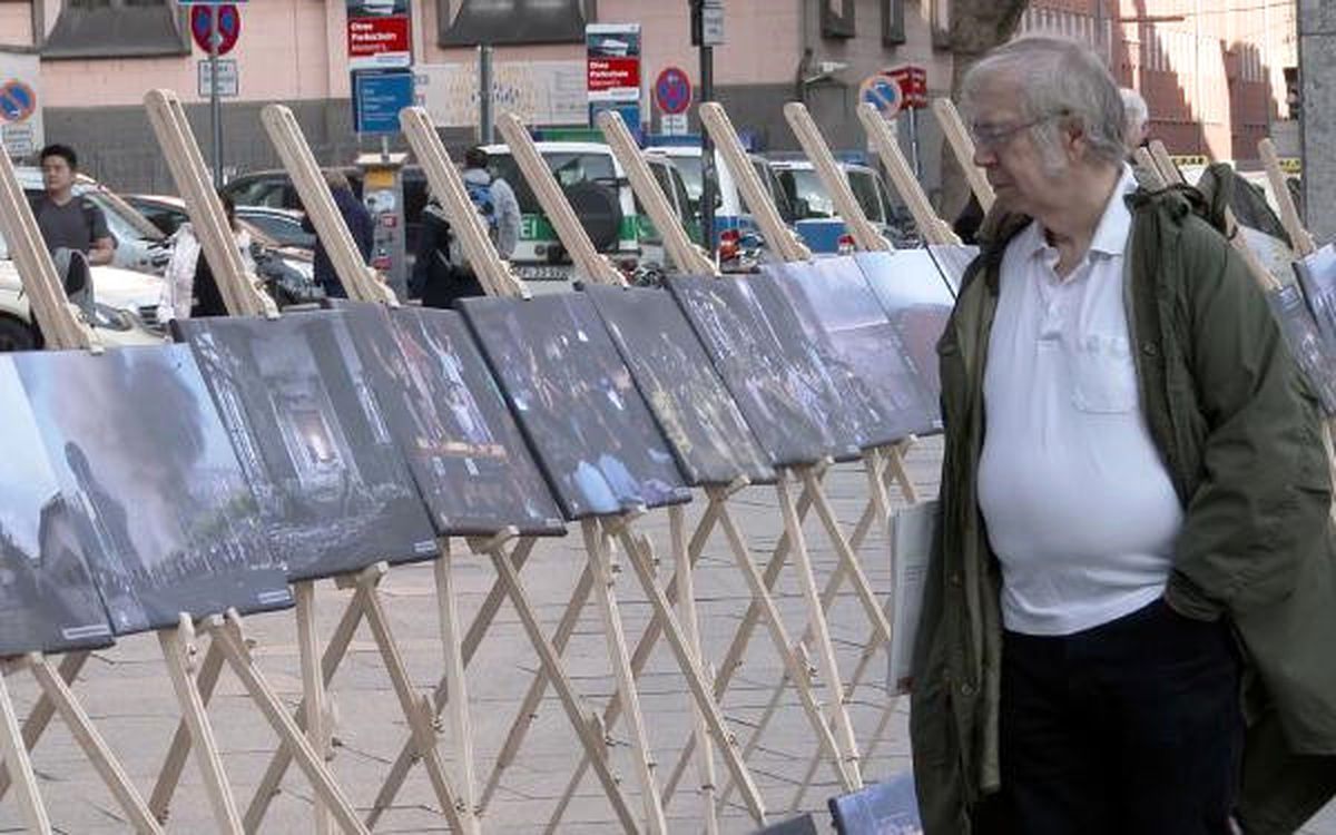 Köln\'de 15 Temmuz\'u Anlatan Fotoğraflar Sergilendi