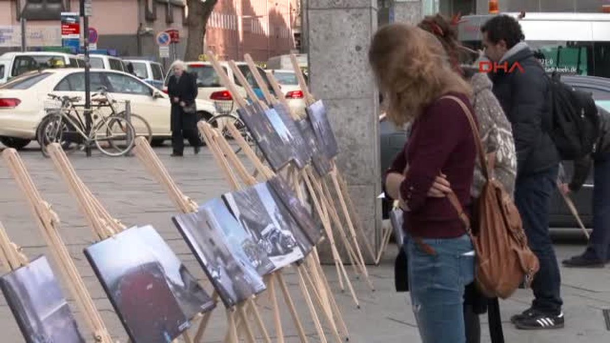 Köln\'de 15 Temmuz\'u Anlatan Fotoğraflar Sergilendi