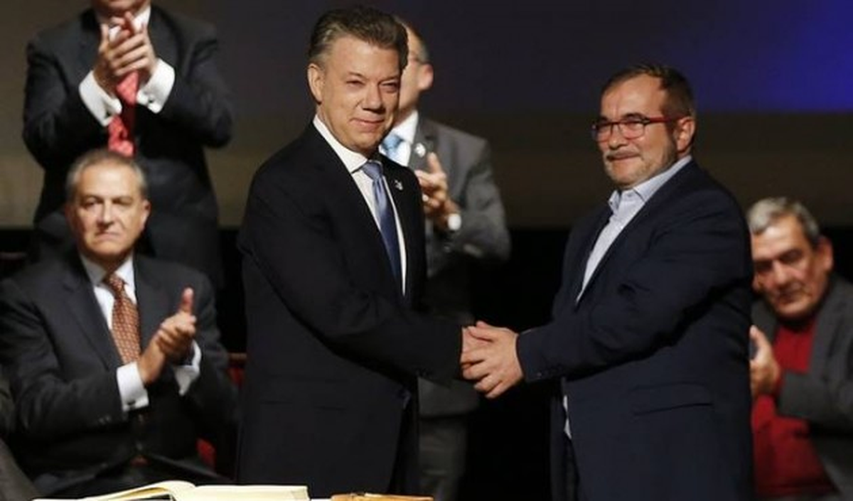 Kolombiya\'da Barış İmzaları Atıldı