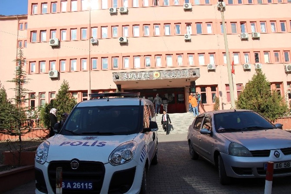 Mahkemeye Gelen Tutuklu Firar Etti