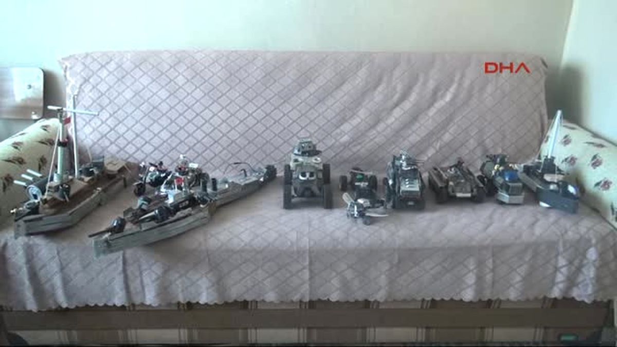 Mersin Liseli Ahmet, Atık Malzemelerle Maket Yapıyor