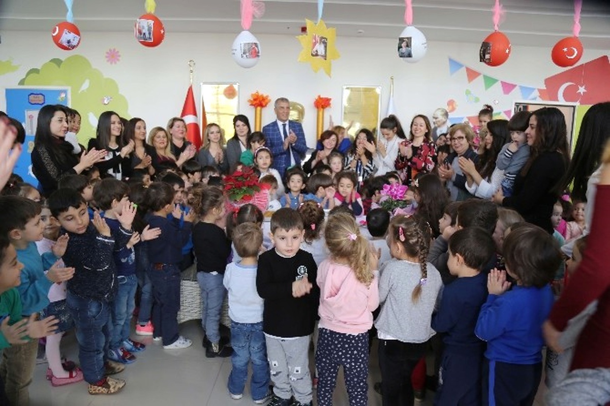 Mezitli\'de Miniklerin İlk Öğretmenler Günü Heyecanı