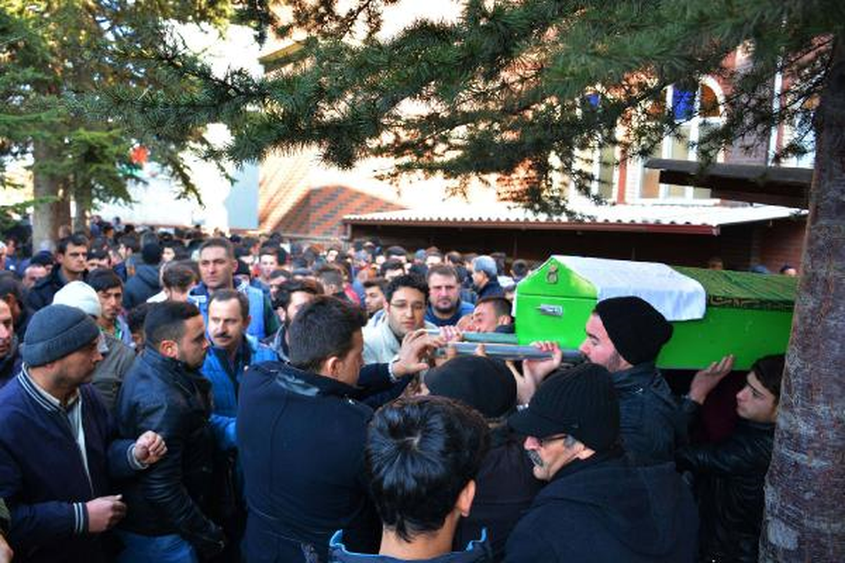 Motosiklet Kazasında Ölen 2 Arkadaş Son Yolculuklarına Uğurlandı