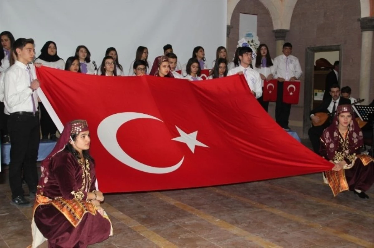 Nevşehir\'de Öğretmenler Günü Kutlandı