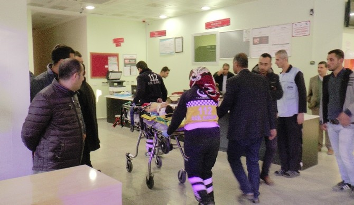 Otomobilin Çarptığı Çocuk Ağır Yaralandı