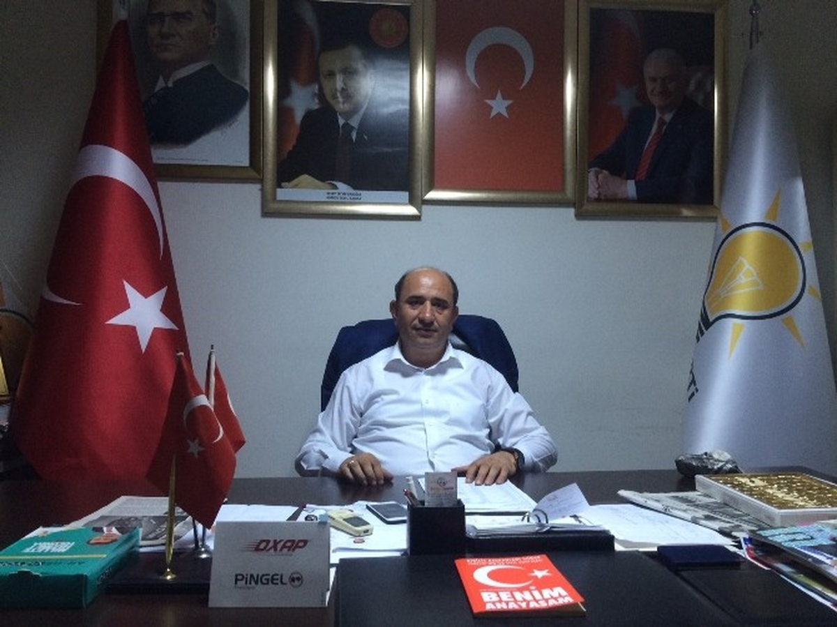 Özdemir, "Öğretmenler Günü Kutlu Olsun"
