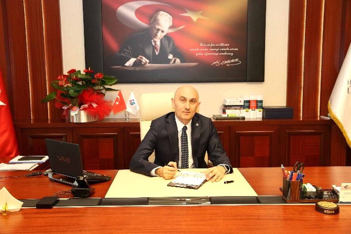 Rektör Yılmaz\'dan 24 Kasım Öğretmenler Günü Mesajı