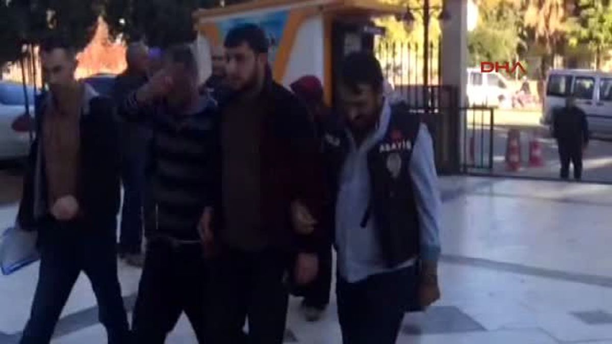 Şanlıurfa?da, Öldürülen Kızın Kızkardeşi Ile Babası Tutuklandı