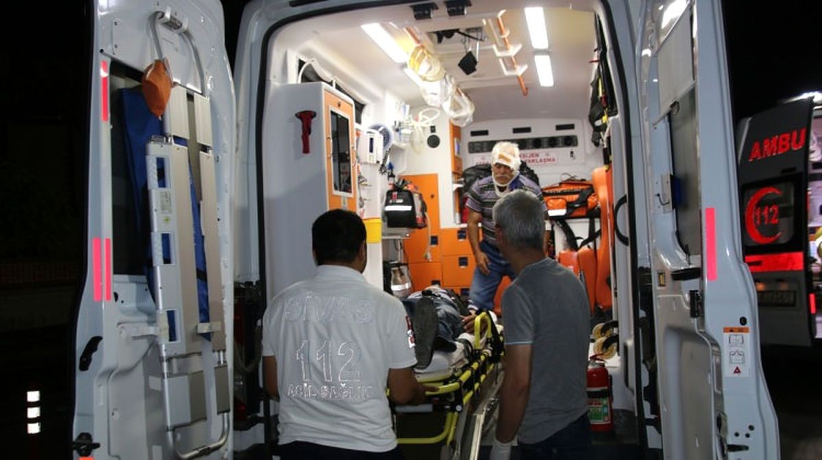 Şarkışla\'da Trafik Kazası: 4 Yaralı