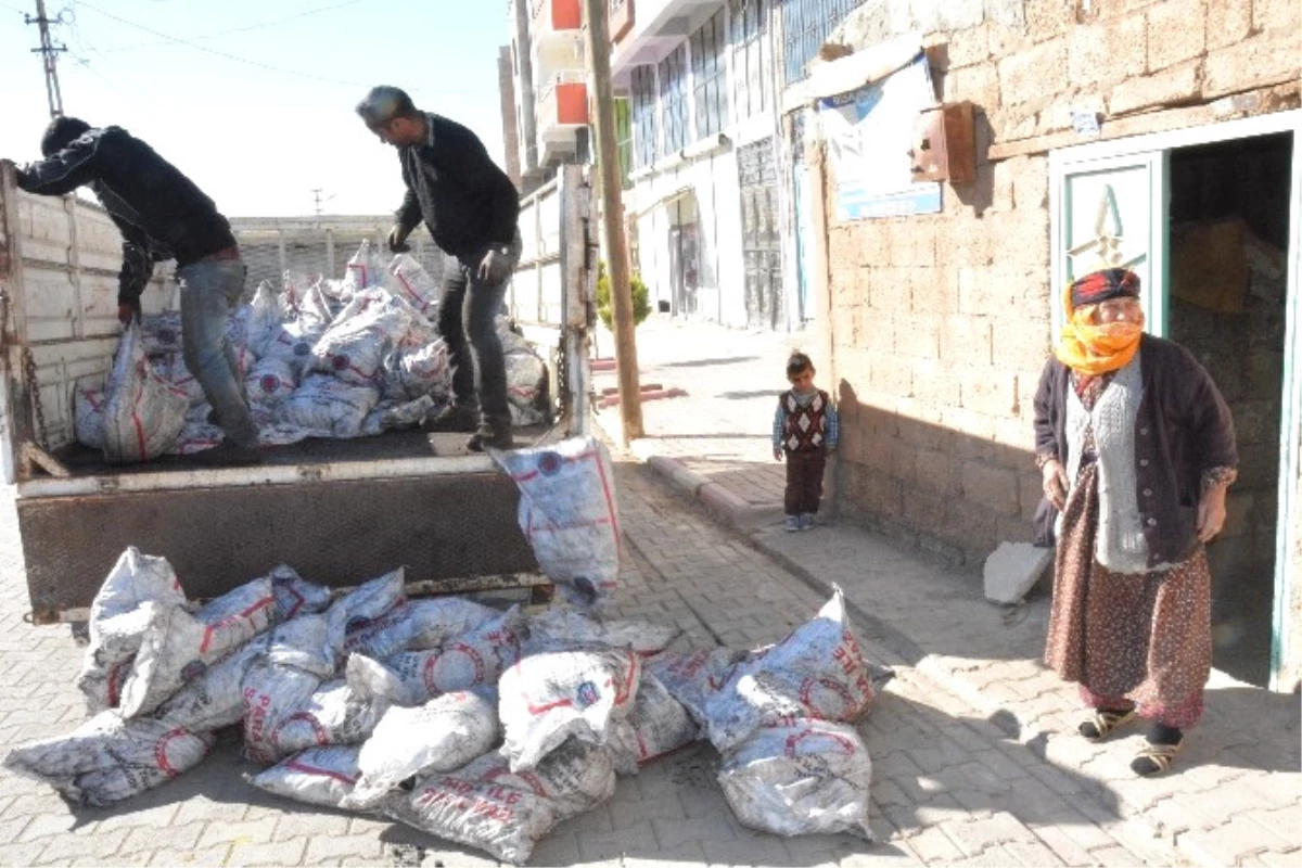 Siverek\'te Beş Bin Aileye Kömür Yapıldı