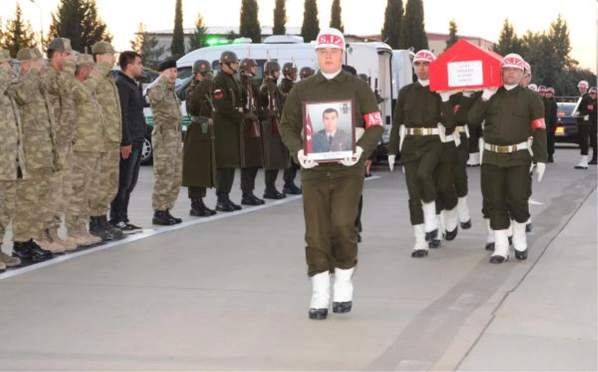 Suriye Rejim Güçlerinden Türk Askerlerine Hava Saldırısı: 3 Şehit, 10 Yaralı (3)