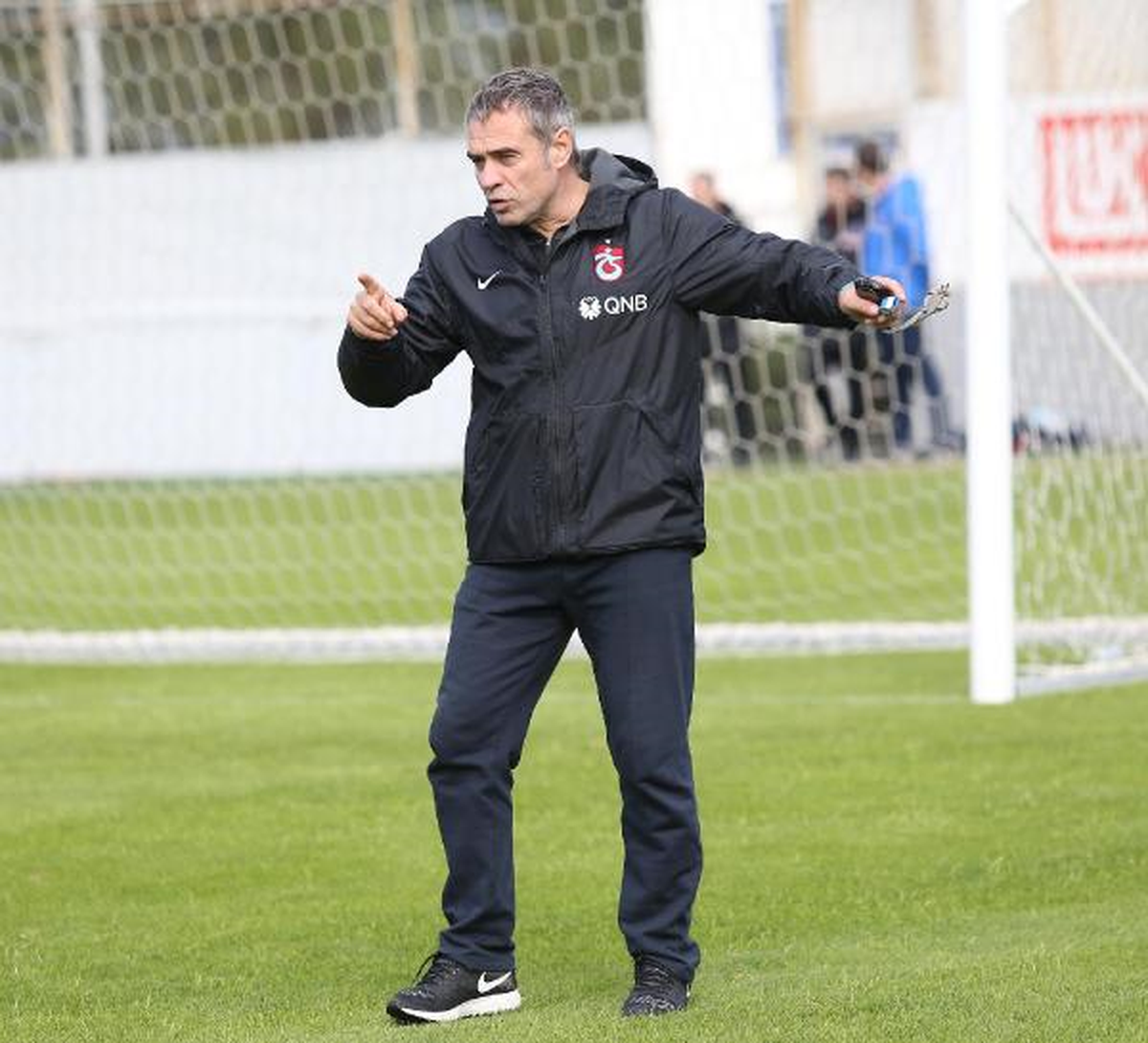 Trabzonspor Teknik Direktörü Yanal, Kadroda Zorunlu Değişikliğe Gidecek