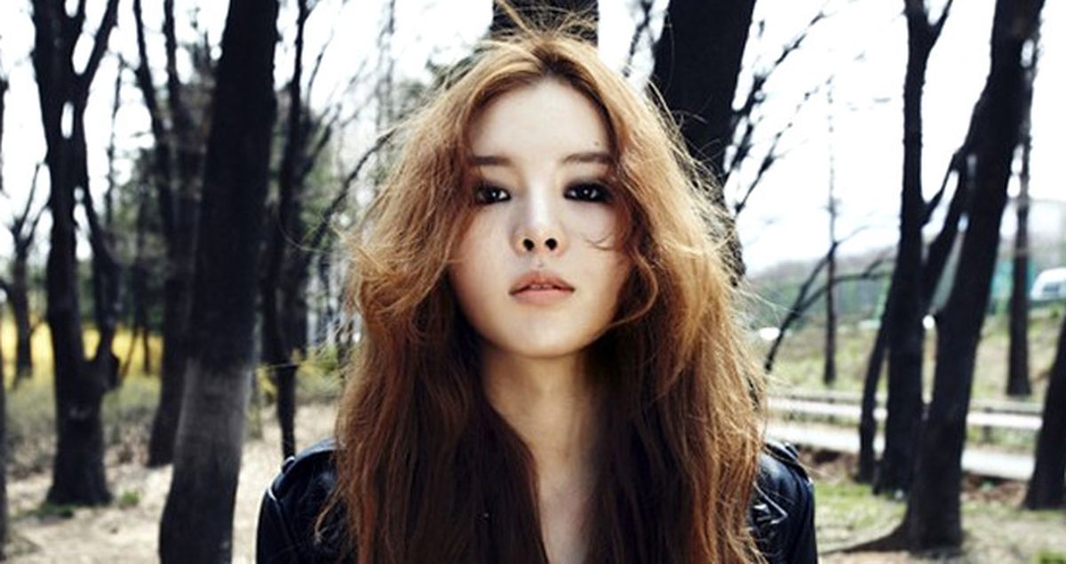 Valencia'nın Sahibinin Kızı, İngiltere'deki Maç İçin Fotoğraf Paylaşınca Taraftarları Kızdırdı