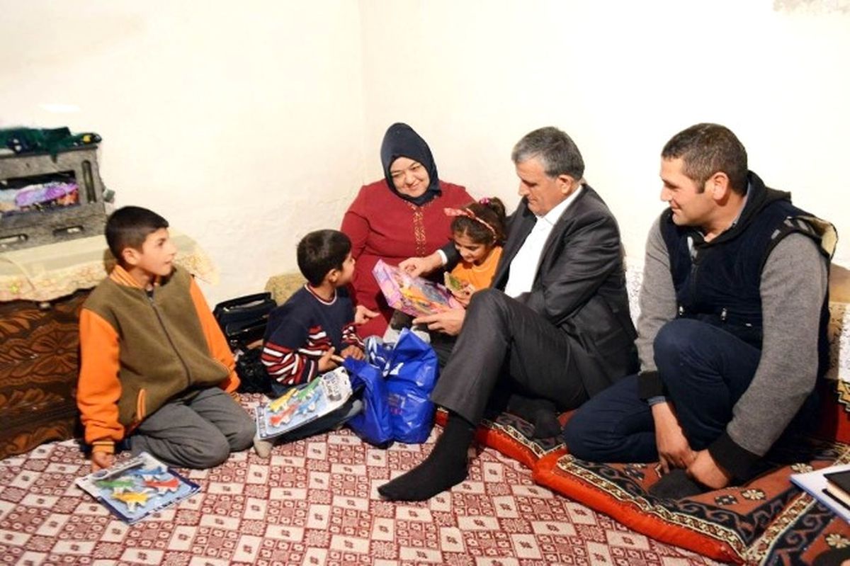 Vali ve Eşi Aile Ziyaretlerinde