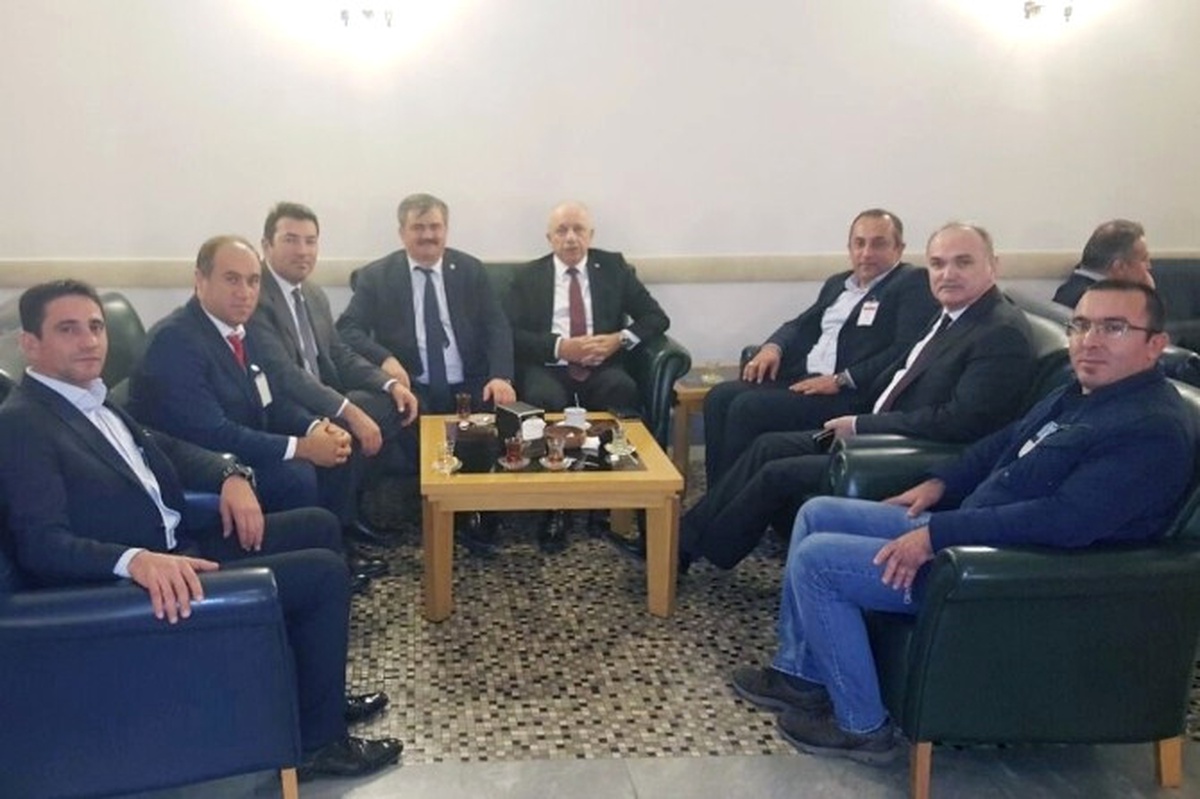 Yalman, Bakan Özlü\'ye Erdemir\'i Şikayet Etti